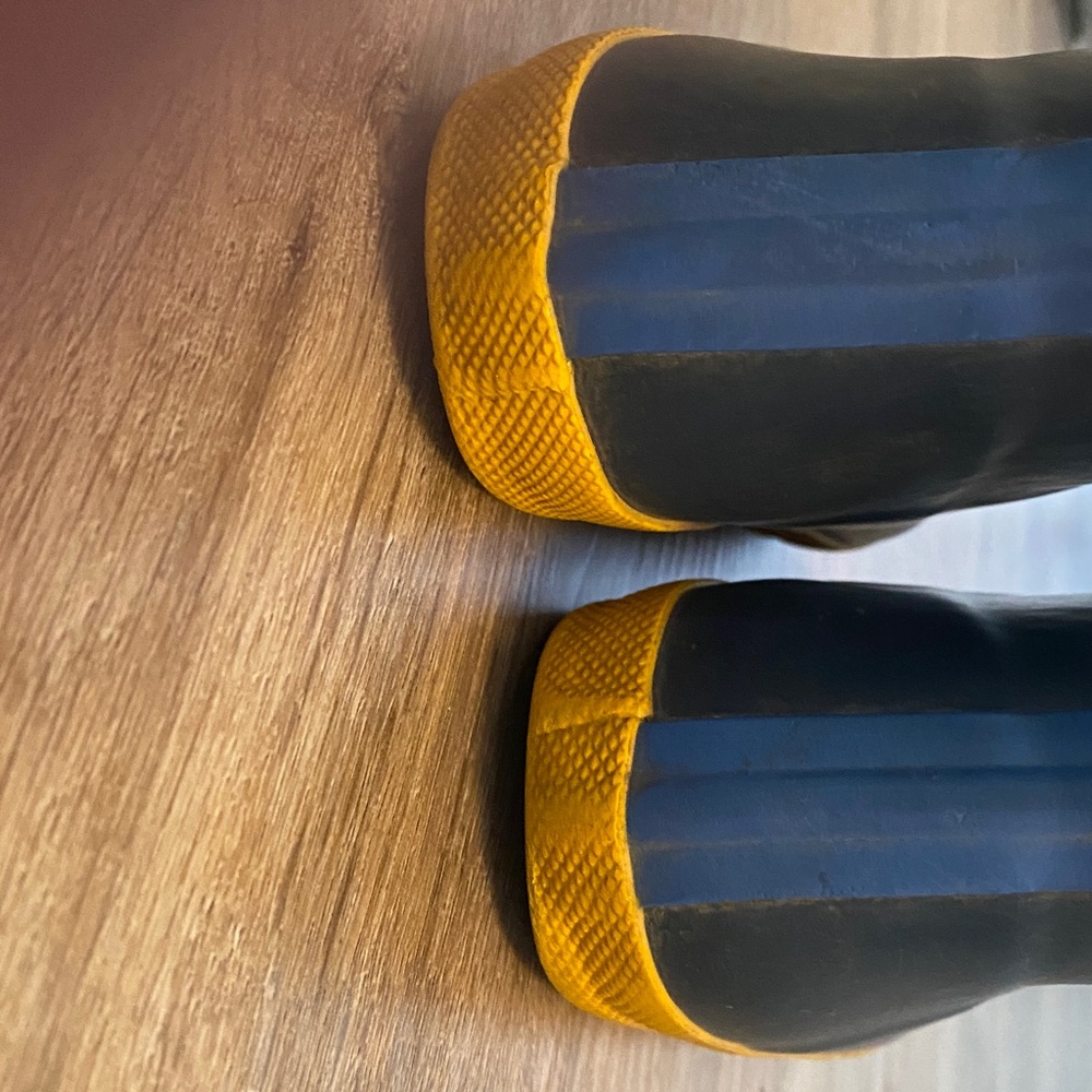 Hunter boots. Size 11. - Picture 7 of 8